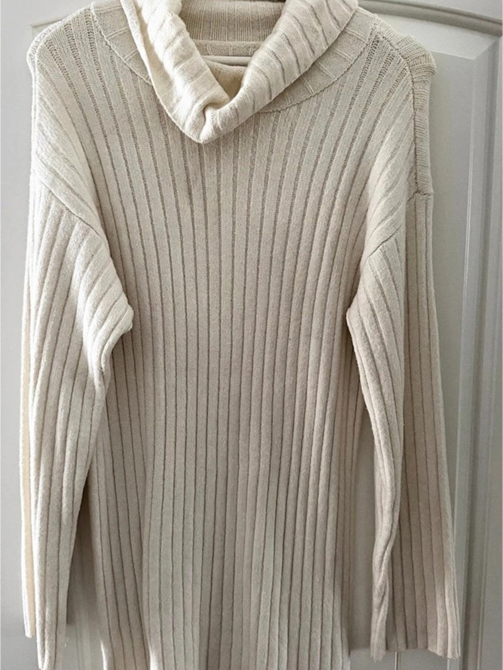 Abercrombie & Fitch Cream Cowl Neck Sweater Size